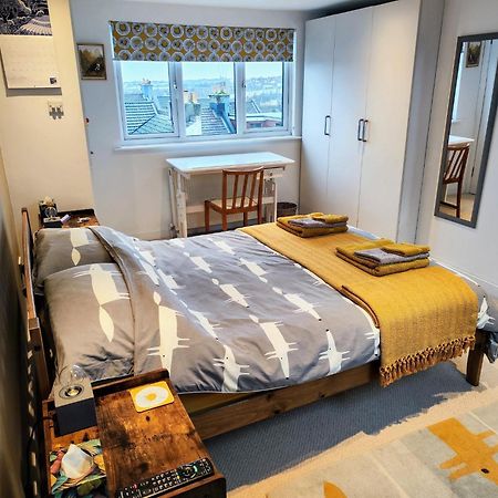 Large Light Loft Room - En Suite Brighton Екстер'єр фото